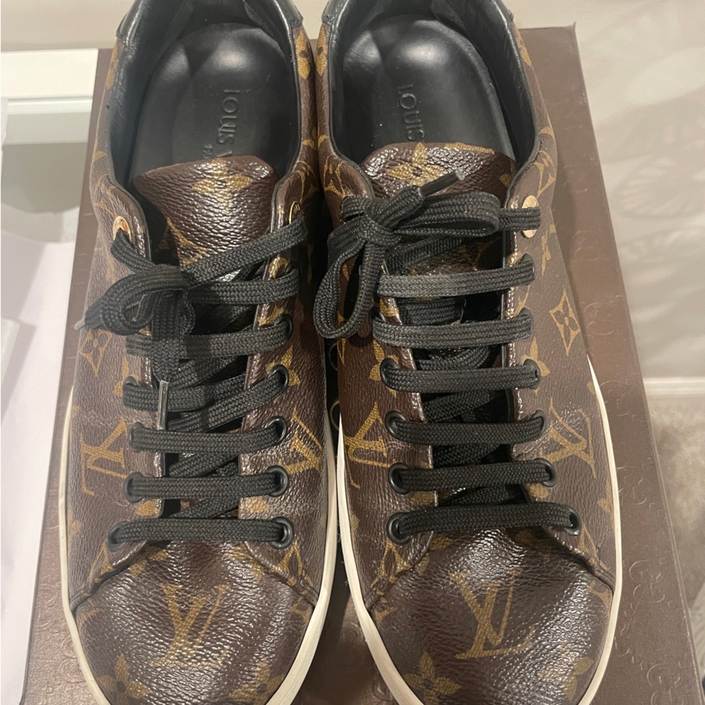 Louis Vuitton Monogram sneakers 38 1/2